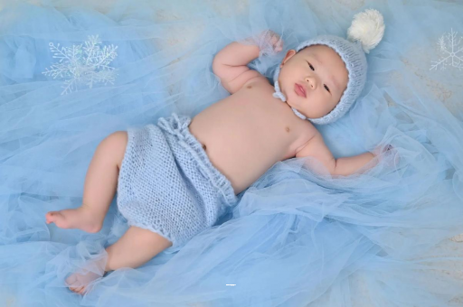 巴音郭楞蒙古宝宝老喊肚子疼还发烧